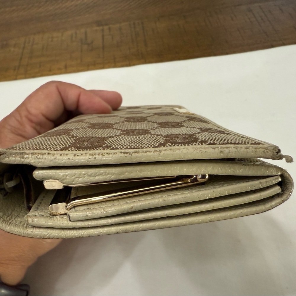Gucci Bifold Wallet 7” X 4” - Picture 9 of 10